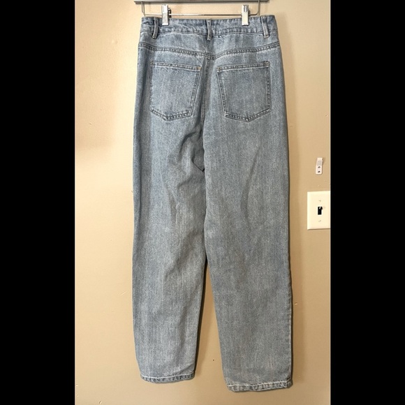 Kittenish Liza Straight Leg High Rise Distressed Light Wash Jeans - Picture 6 of 11